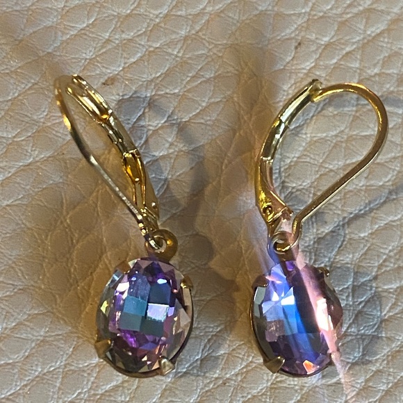 Jewelry - Crystal light pink iridescent Drop Earrings